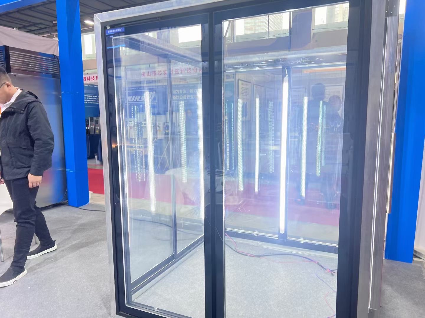 Frameless Glass Door